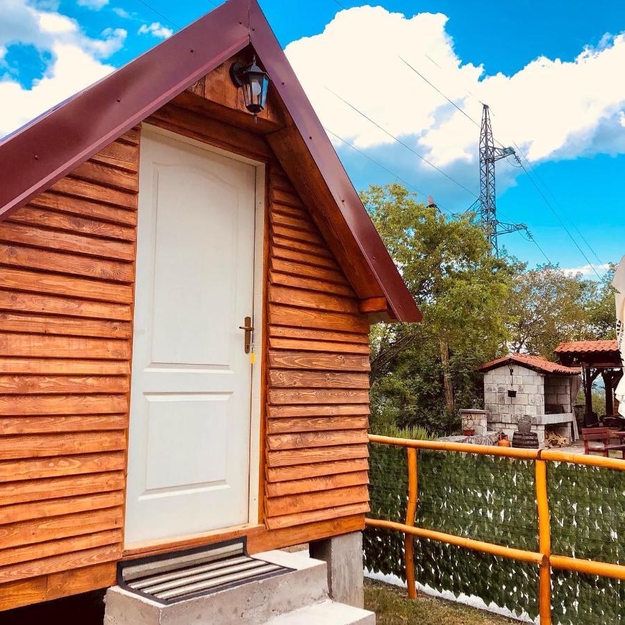 סטינג'ה Vikendica,Bungalovi Lipska Pecina מראה חיצוני תמונה
