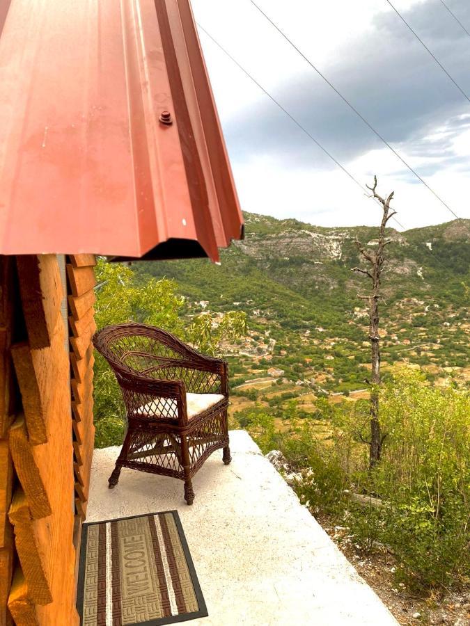 סטינג'ה Vikendica,Bungalovi Lipska Pecina מראה חיצוני תמונה