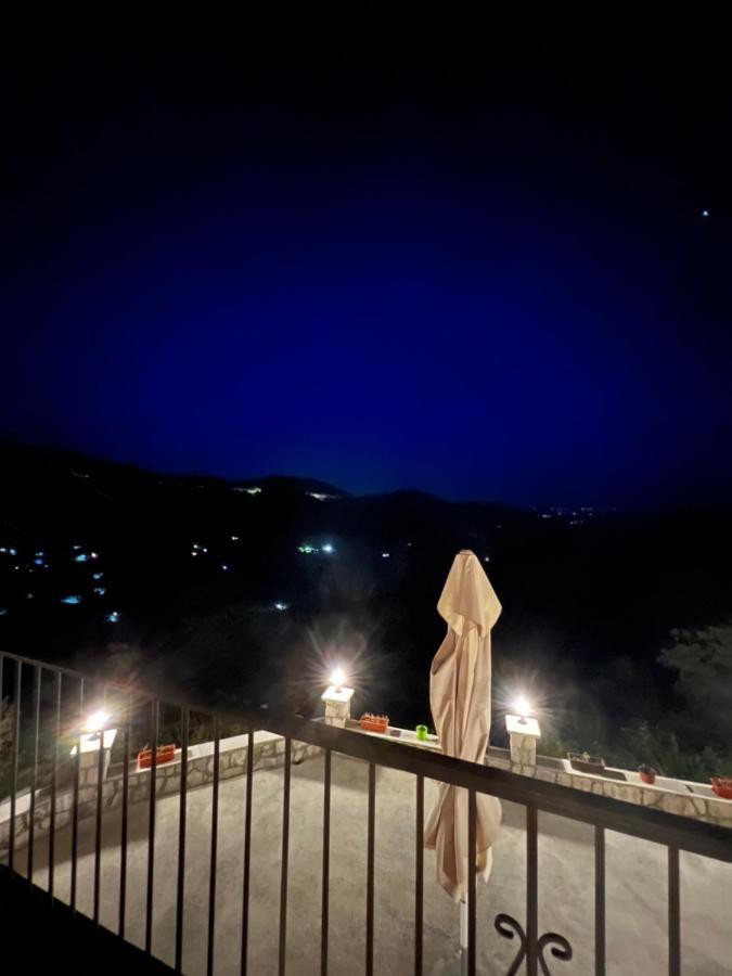 סטינג'ה Vikendica,Bungalovi Lipska Pecina מראה חיצוני תמונה