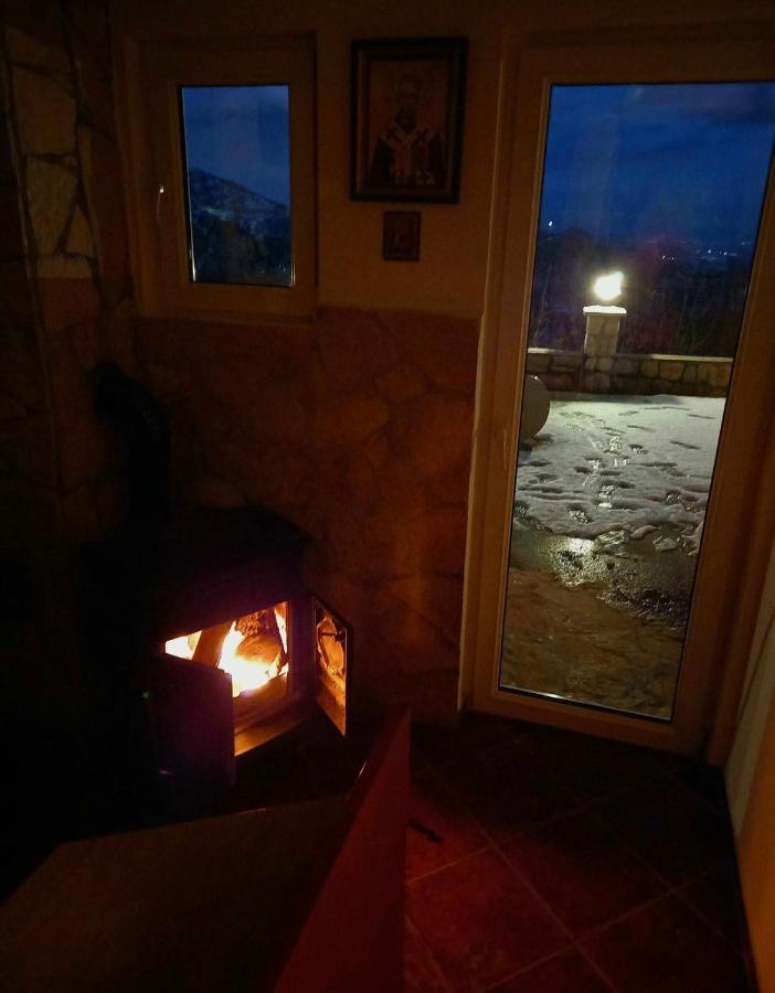 סטינג'ה Vikendica,Bungalovi Lipska Pecina מראה חיצוני תמונה