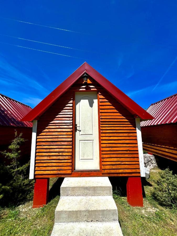 סטינג'ה Vikendica,Bungalovi Lipska Pecina מראה חיצוני תמונה